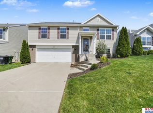 19618 Gail Ave, Omaha, NE 68135