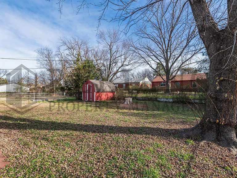 1720 S Windsor Rd — Photo 9