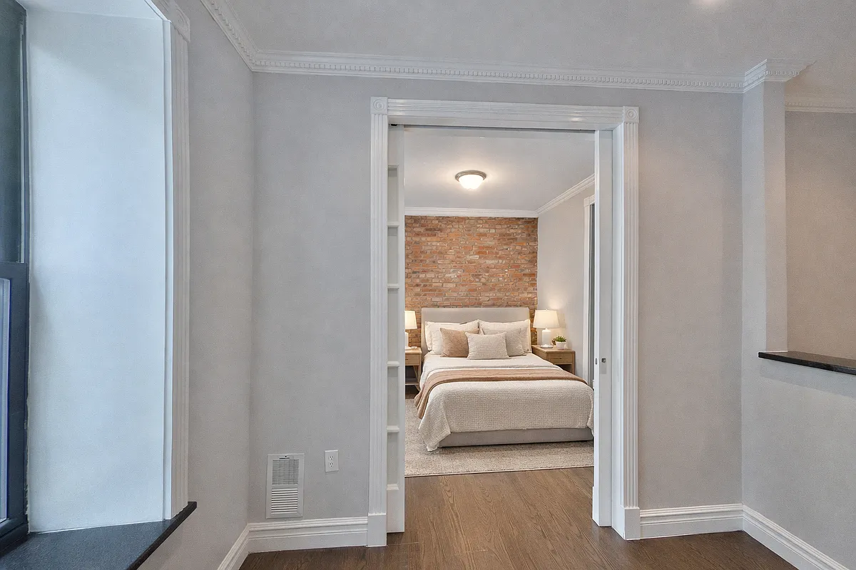 Building Photo - 432 E 13th St #2