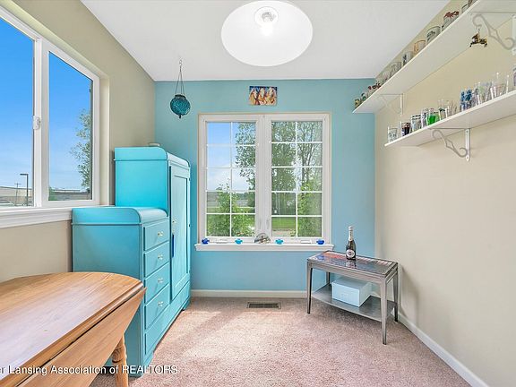 4th image of 787 Saint Andrews Ct