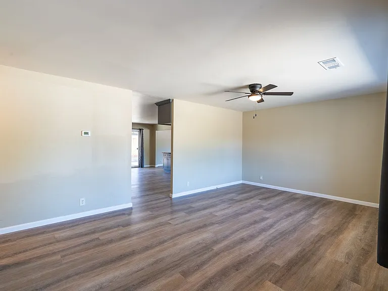 1525 Jasmine Way — Photo 9