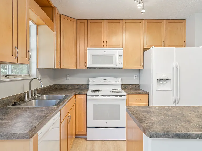 5712 Walden Woods Ct — Photo 11