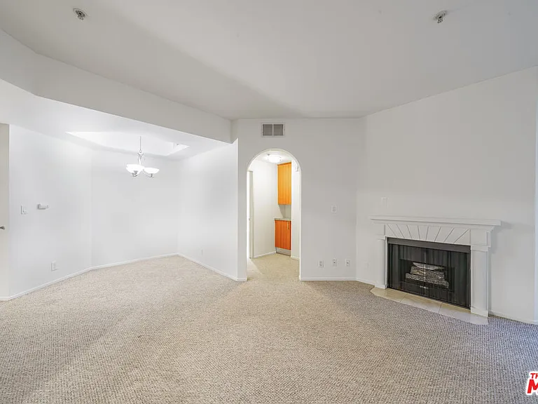620 S Gramercy Pl #327 — Photo 9