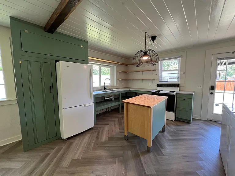 195 Richland St — Photo 18