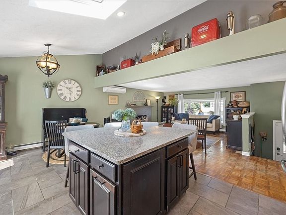 4th image of 13 Eel River Cir