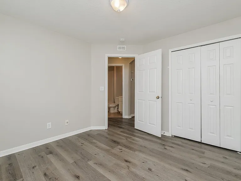 7546 Oxford Garden Cir — Photo 12