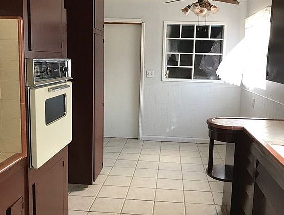 5th image of 601 Paloma St