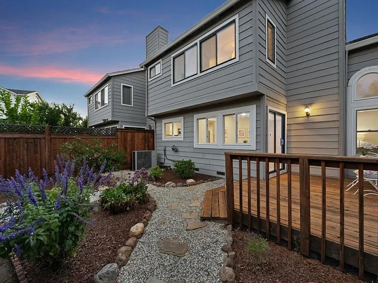 1545 Camden Village Cir — Photo 2