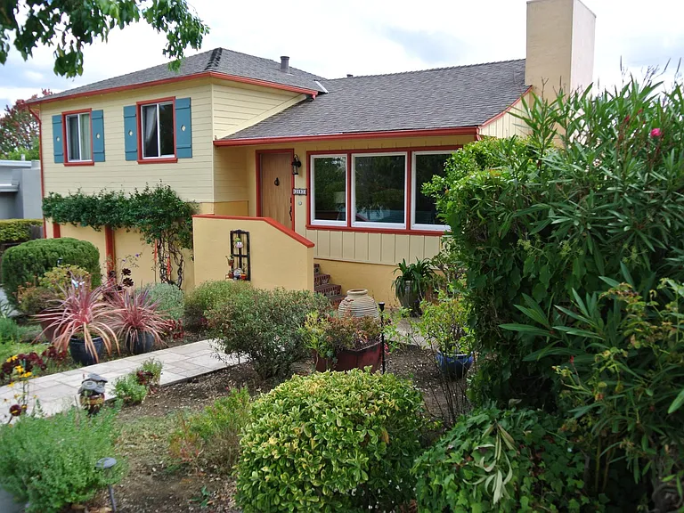 2603 Briarfield Ave — Photo 1
