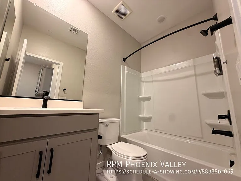 740 E Lark St #102 — Photo 17