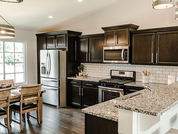5th image of 595 N Cygnet Lake Dr