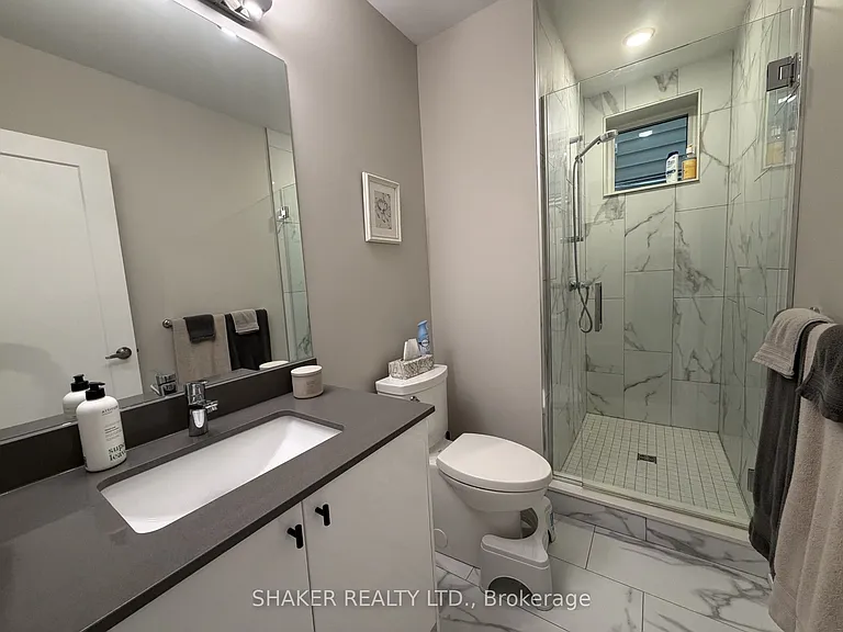 304 Elmgrove Ave #B — Photo 11