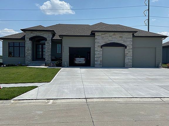 3rd image of 11413 S 114th Ave