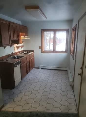 2nd image of 1097 Dee Ln