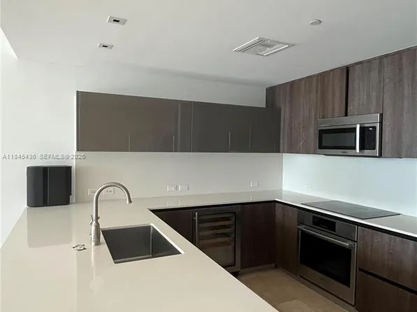 88 SW 7th St APT 2603, Miami, FL 33130