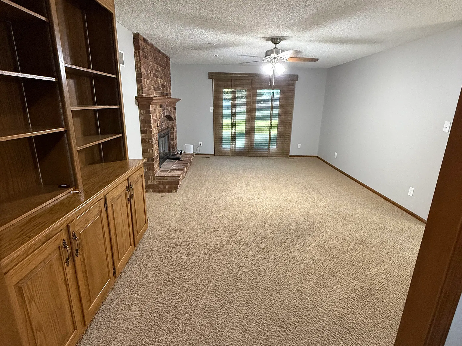 3 bed, 1300 sqft, $2,200 — Photo 4