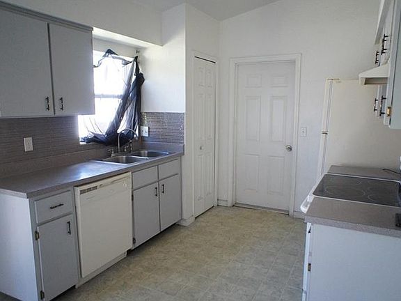 4th image of 319 W Ella J Gilmore St