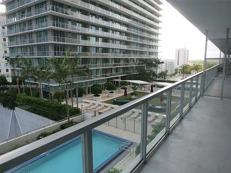 1111 SW 1st Ave #1118 — Photo 7