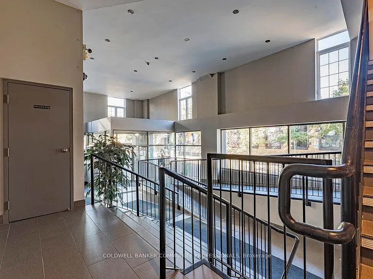 80 King William St #112 — Photo 6