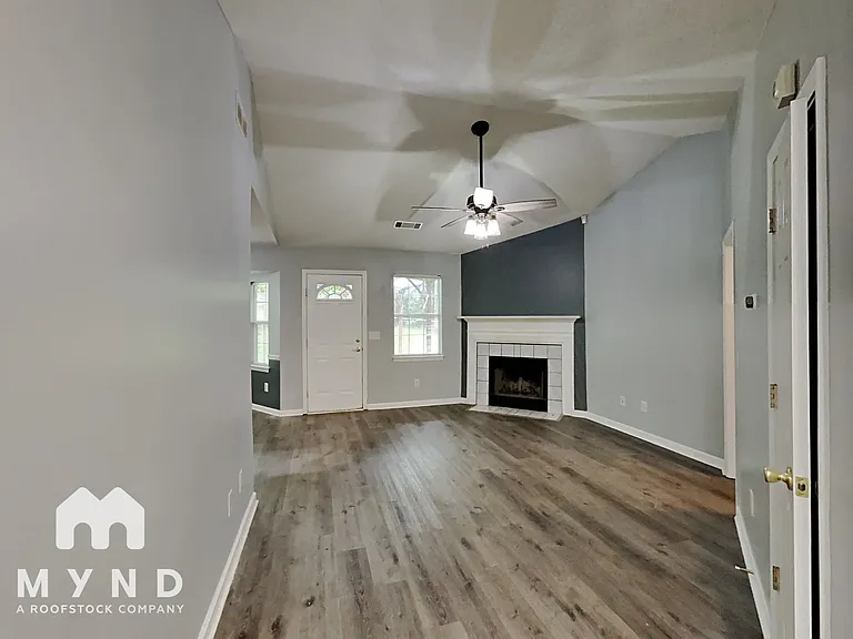 135 Mountain Ct — Photo 4