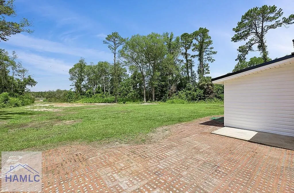 3 bed, 2.0 bath, 1386 sqft, $2,100 — Photo 3