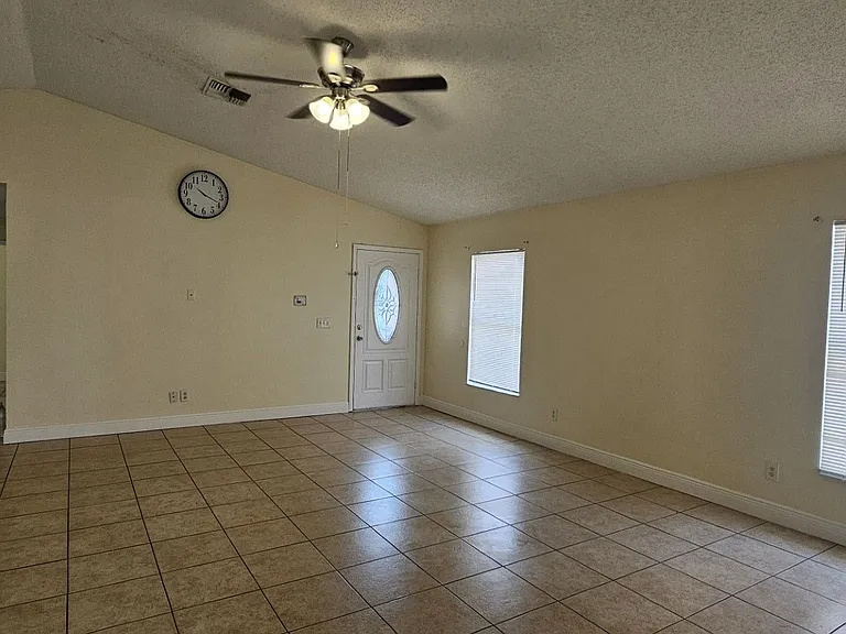 2338 Cordova Ct — Photo 11