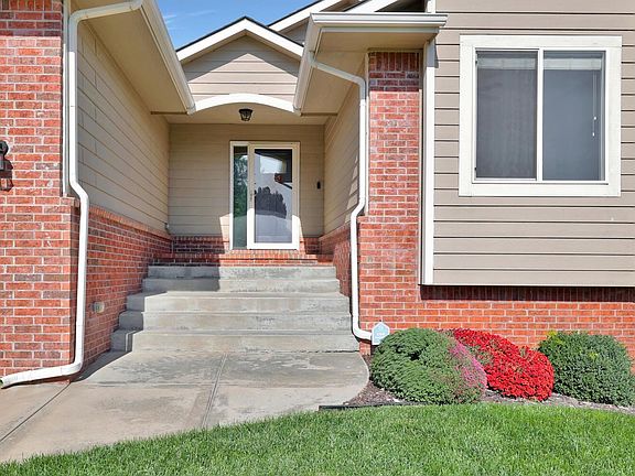 3rd image of 2637 W 58th Ct N