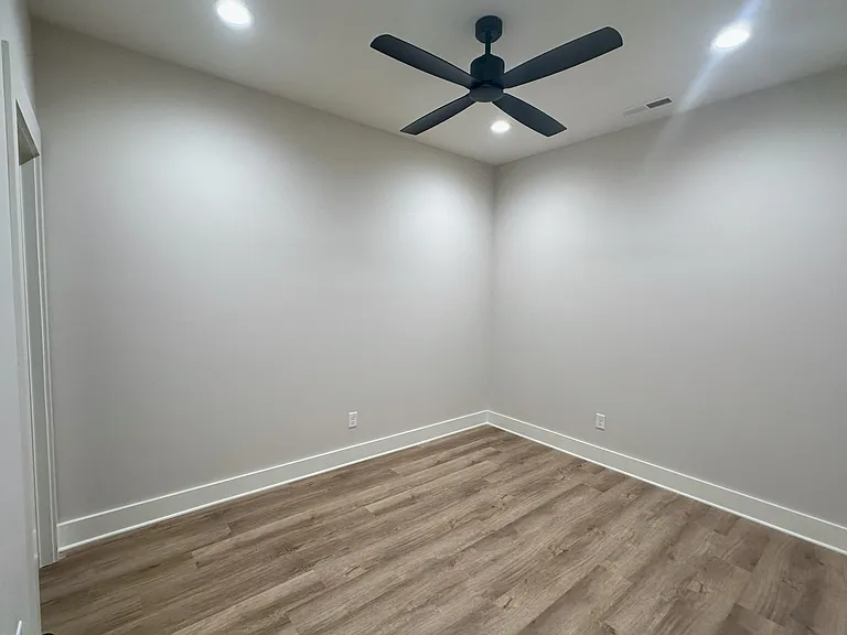 14 Walnut St NE #14 — Photo 16