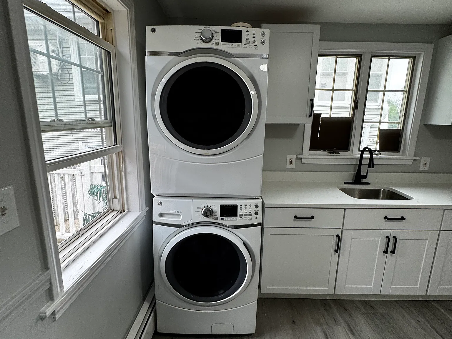 2 bed, 750 sqft, $2,600 — Photo 2