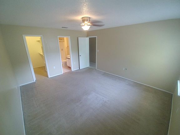 3rd image of 10520 Bridlewood Ave