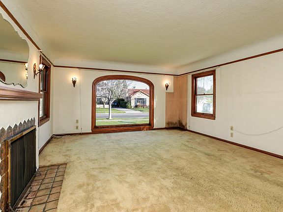 4th image of 1120 Norval Way