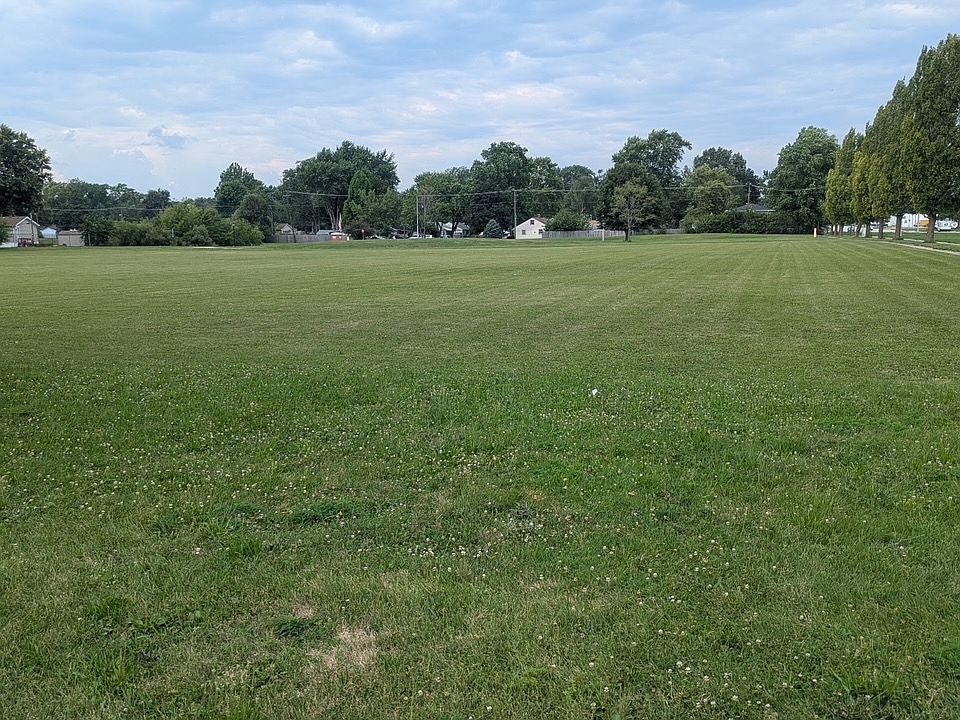 1st image of 520 S Maplewood Dr