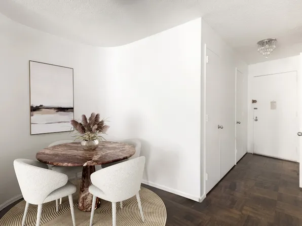 330 East 38th Street image 7 of 10