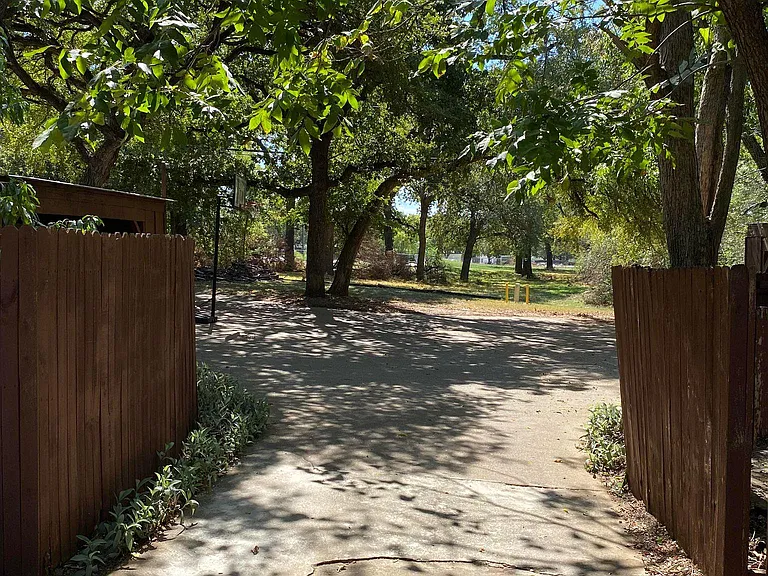 7608 Bridges Ave — Photo 10