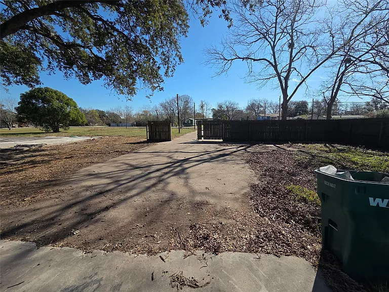 414 Gordy Rd — Photo 3