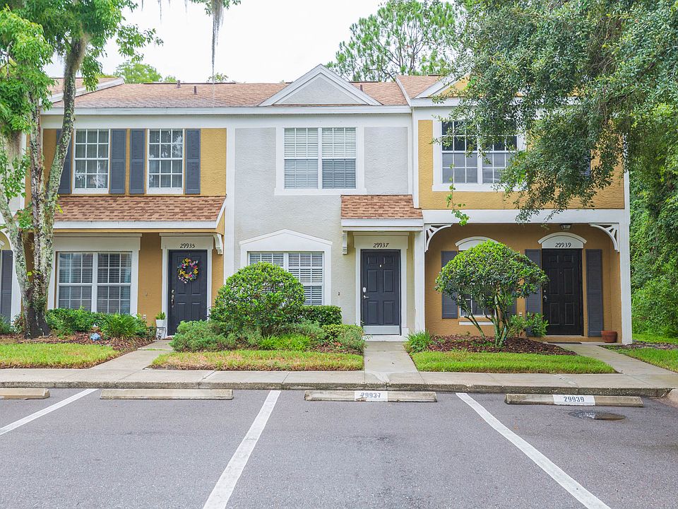 Private Townhome, your own reserved parking spot, no rear neighbors