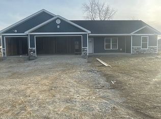 515 Clearview Ln, Versailles, IN 47042