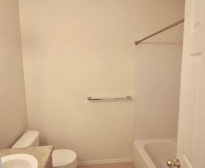 114 Collett Ct — Photo 13