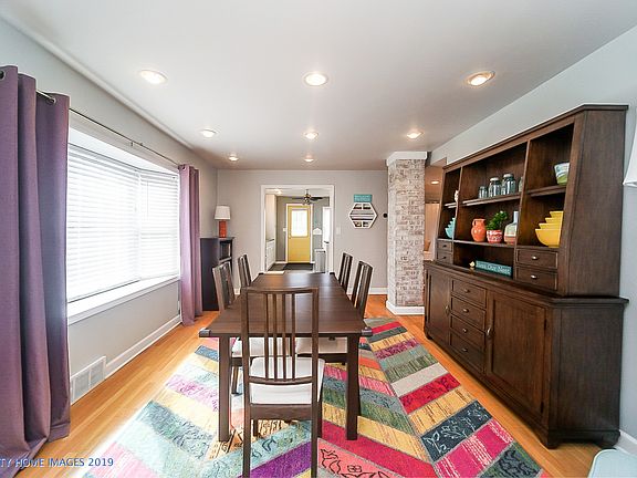 4th image of 1032 E Jefferson Ave