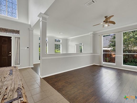 4th image of 1739 Oak Gln