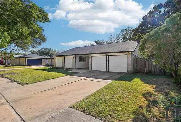 15815 Crystal Grove Dr — Photo 11