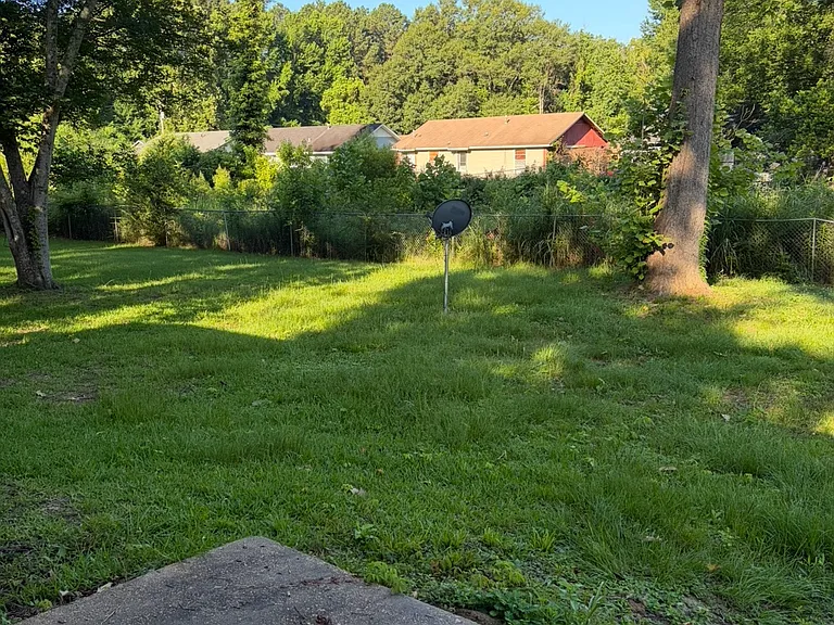 1611 Oak Brook Dr — Photo 17