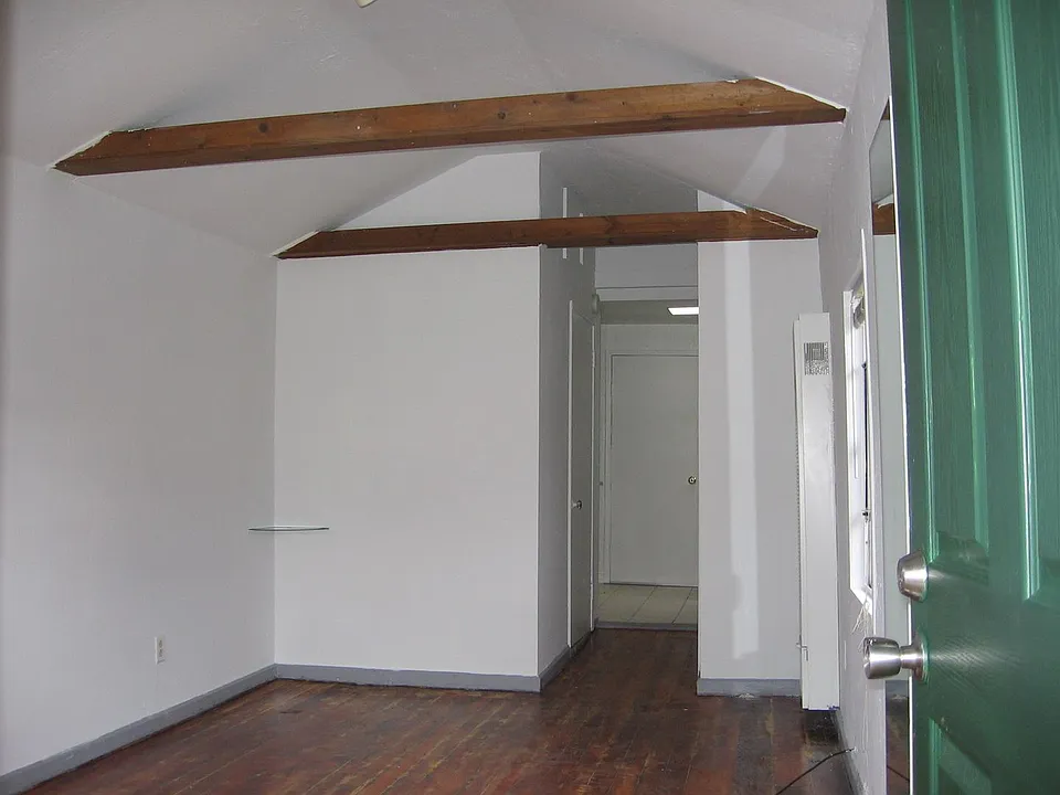 Building Photo 4