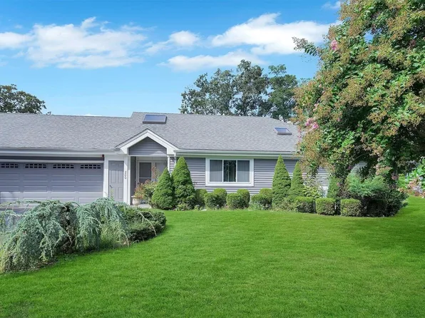 200 River Drive #200, Moriches, NY 11955