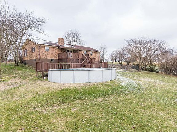 5th image of 110 Rejeanna Dr