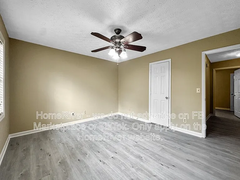 506 Oakwood Ct — Photo 11