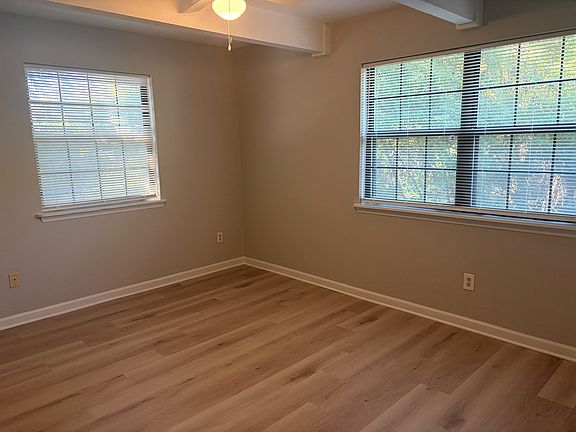 5th image of 372 Hayden Rd
