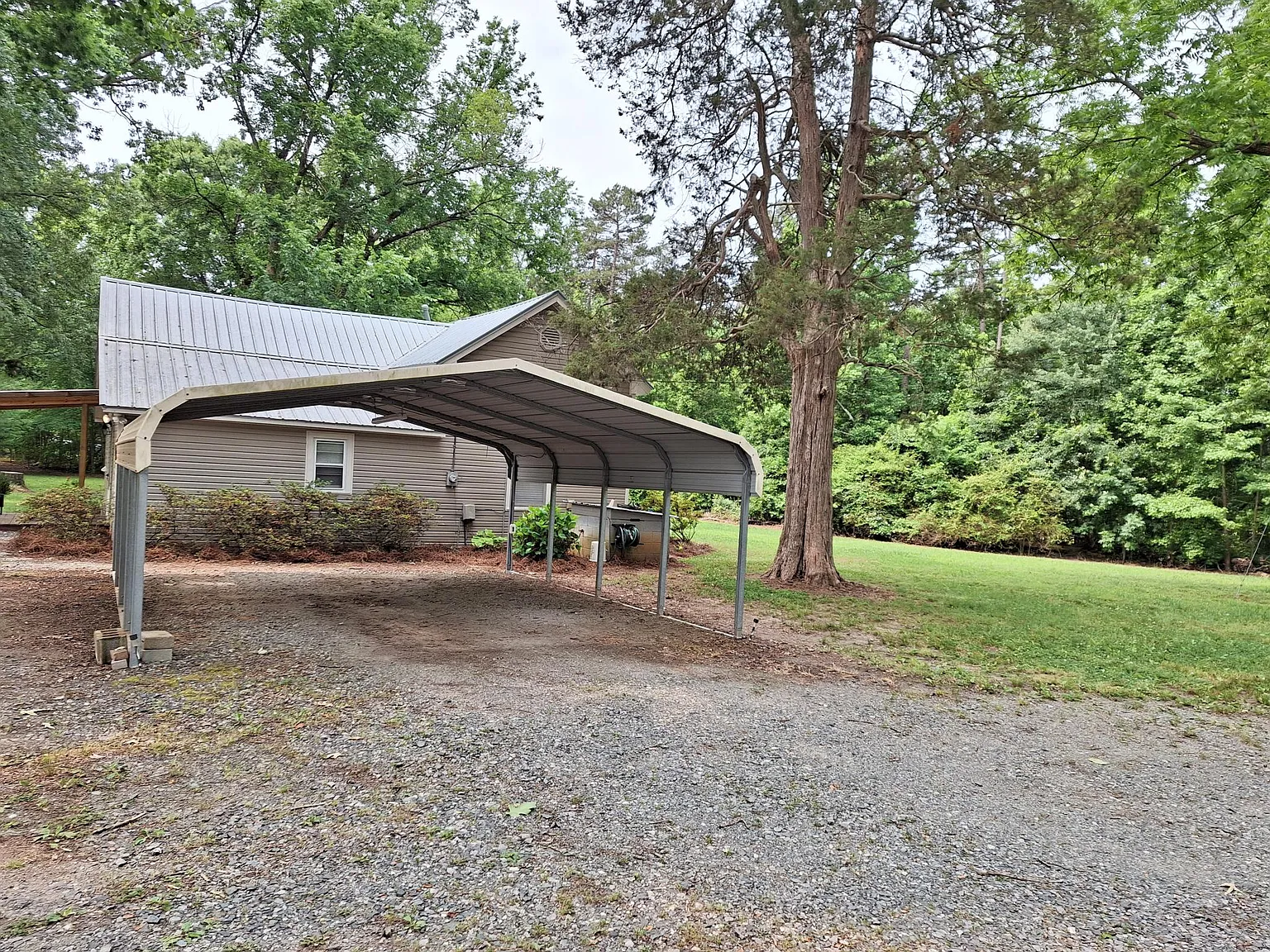 3909 Randleman Rd — Photo 3