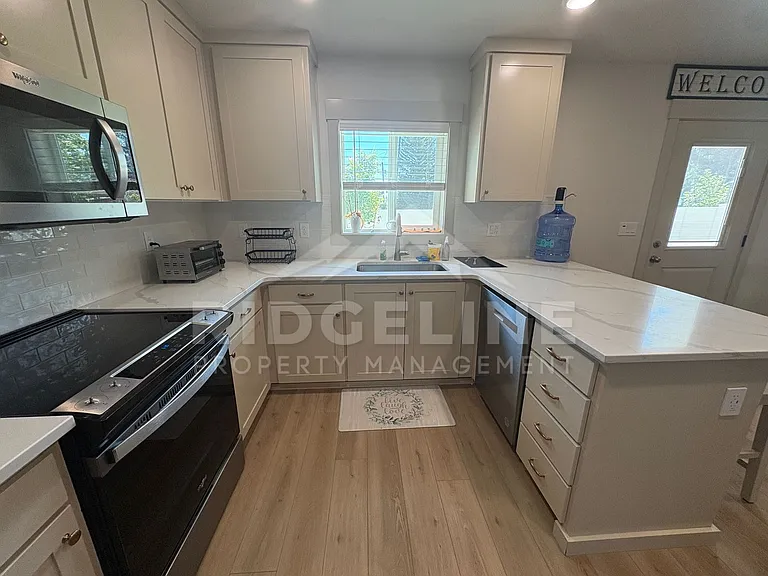 1322 Boston Ct — Photo 7