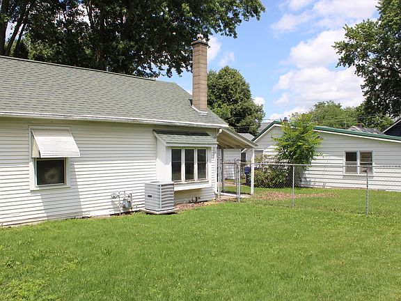 4th image of 2611 Jefferson Ave